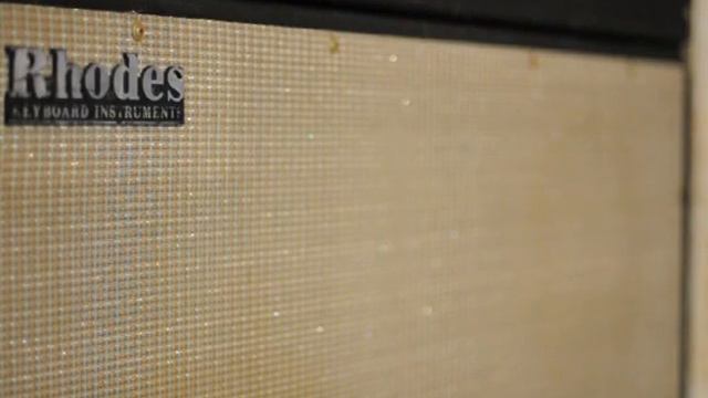 Fender rhodes piano with professor Freddy three fingers смотреть онлайн