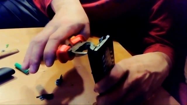 Что внутри у радиотелефона. Аккуратно разбираем телефон.