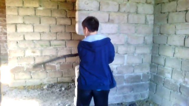 Пришёл друг и мы сделали место для костра смотреть онлайн