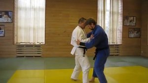 Упражнение "дорожка" для отработки боковой подсечки под две ноги.