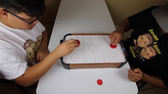 TABLETOP AIR HOCKEY GAME смотреть онлайн