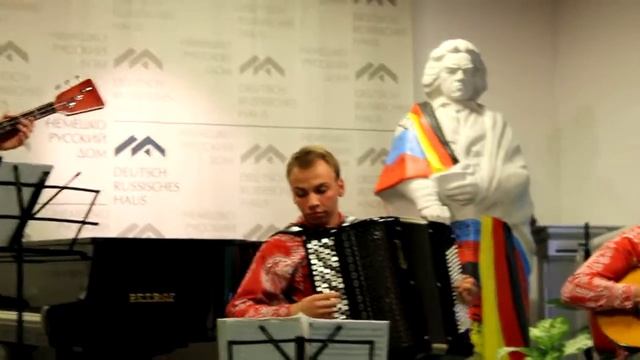 Русский стиль - И.О.Дунаевский- "Полька" из к/ф "Кубанские казаки смотреть онлайн