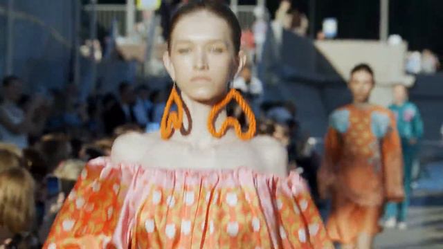 AKHMADULLINA Fall-Winter 2022/23 Fashion show смотреть онлайн