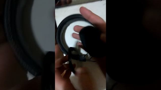 Надеваем накладки (амбушюры) на Marshall Major ll (2) смотреть онлайн