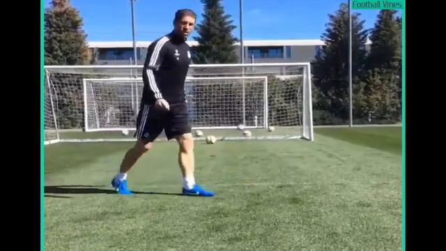 Sergio Ramos положил на тренировке HD смотреть онлайн