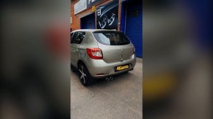 Приехал Рено Сандеро, на который мы изготовили прямоточный глушитель с красивой двойной насадкой.