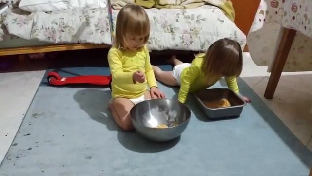 РАЗВИВАШКИ/Чем занять ДВОЙНЮ/Игры с ГОРОХОМ//ElDiFamily смотреть онлайн