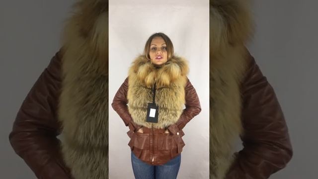 Кожаная куртка с капюшоном и мехом Лисы смотреть онлайн