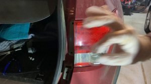 How to Replace a Rear Turn Signal Light on a Jeep Grand Cherokee WK2