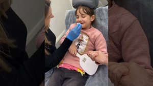 Вырвали молочный зуб ребёнку 7 лет - смотреть до конца, реакция ребёнка бесценна)