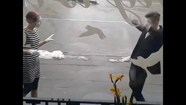 Мимы. Сценка о любви.