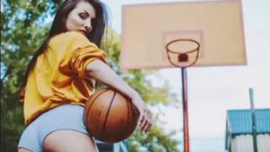Её жопа воу играет в баскетбол 🍑🍑🍑