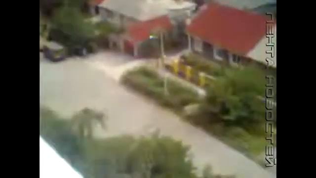 БОЙ Первомайск Идут городские бои, ВС зачищают город боевиков 22.07.2014 смотреть онлайн