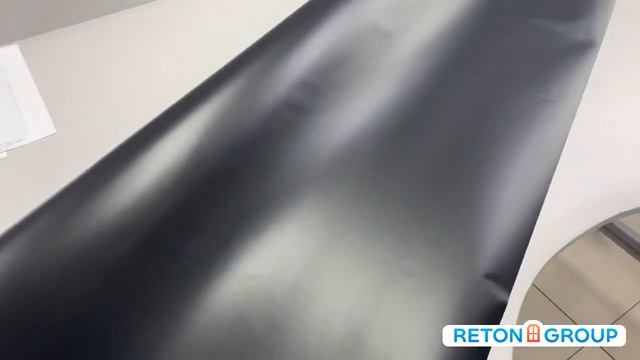 Виниловая плёнка матовая черная Reton Group / винил на авто / самоклеющаяся пленка для мебели