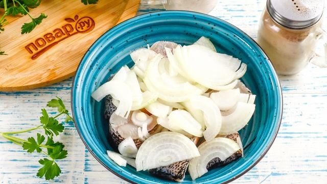 Щука маринованная в уксусе с луком