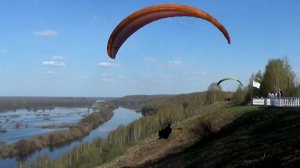 Парапланеристы в городе Вязники. Съёмка 21.04.2023