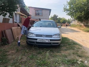 Оформили Гольф 4 и поменяли лобовое