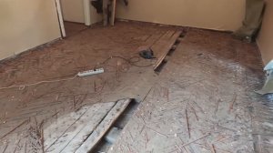 Снимаем старый штучный паркет в хрущевке - как делать, что внутри?