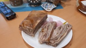дегустация двух блюд холодца и свиных ушек