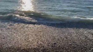 Batumi. May 2022. Батуми, Май 2022. Как делают пляж в Батуми? Кто- то загорает, а кто -то в куртке!