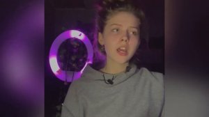 Целуй меня, целуй меня пока лучи не целятся в нас  ( кавер на гитаре )