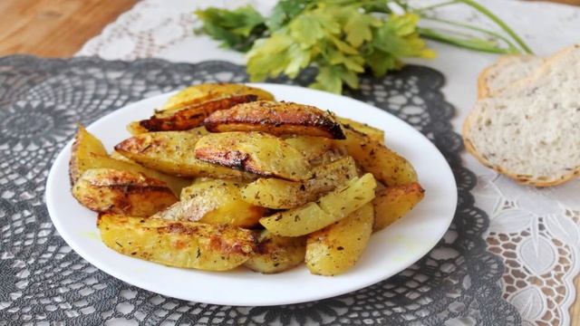 КАК ПРИГОТОВИТЬ КАРТОФЕЛЬ ДОЛЬКАМИ? Вкусный и ароматный запеченный картофель в духовке дольками