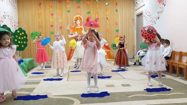 танец с зонтиками в детском саду