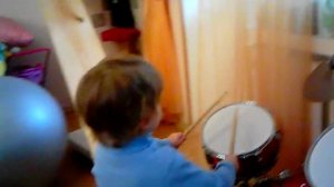 Радовит рубит Рок-н-ролл на барабанах!! Маленькие прикольные дети, музыка, ударные