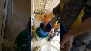 Поклейка флизелиновых обоев встык.Часть 4 Как правильно навести клей для обоев