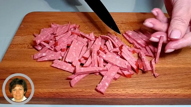 ? Салат-объедение за 10 минут! Салат с капустой, крабовыми палочками, колбасой и морковью