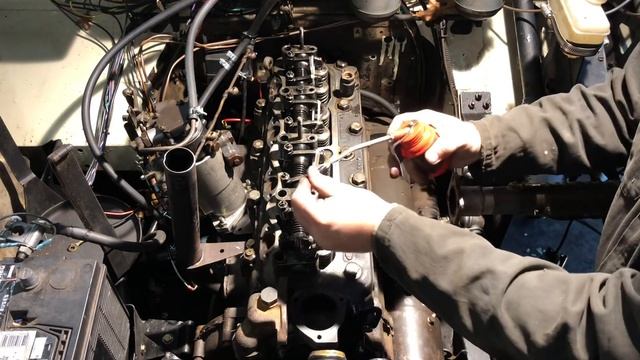 Cylinder Head Install Cold Start Land Rover Series 2A Diesel 2.25L Petrol restoration engine first смотреть онлайн