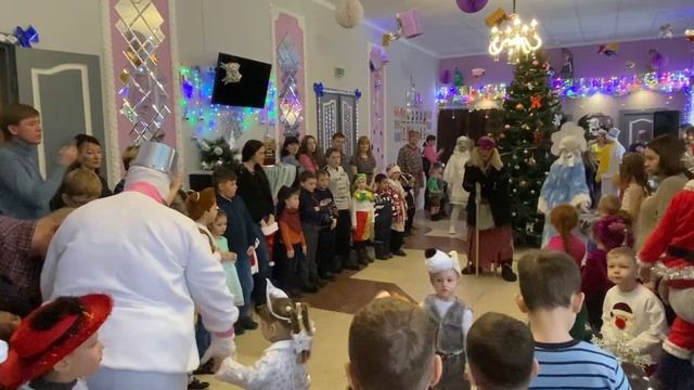 на ёлке в кукольном театре смотреть онлайн