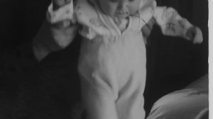 05.1 Наташа лялька, мама, деда Миша, баба Валя, Галка, тетя Алла.avi