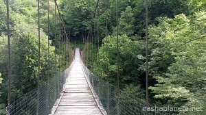 Экстремальный и романтичный мост любви в Акармаре в Абхазии