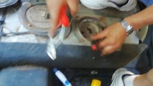 Брешит уровень топлива. BMW E36 разборки.