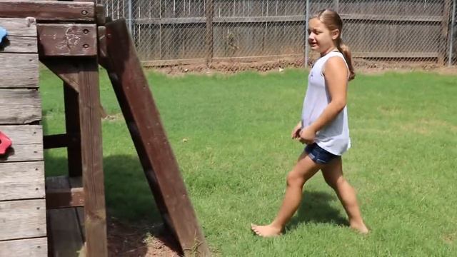 LOL SURPRISE DOLLS Confetti Pop SCAVENGER HUNT For LOL Dolls смотреть онлайн