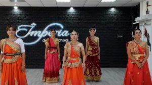 Харинамные танцы. ДВИЖЕНИЕ 4. Гопи красят реснички.