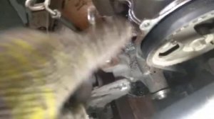 Снимаем помпу Митсубиси галант