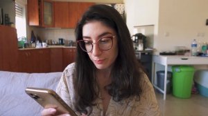 Вопрос-ответ | Почему девушка долго отвечает на сообщения, почему парень не пишет и т. д.