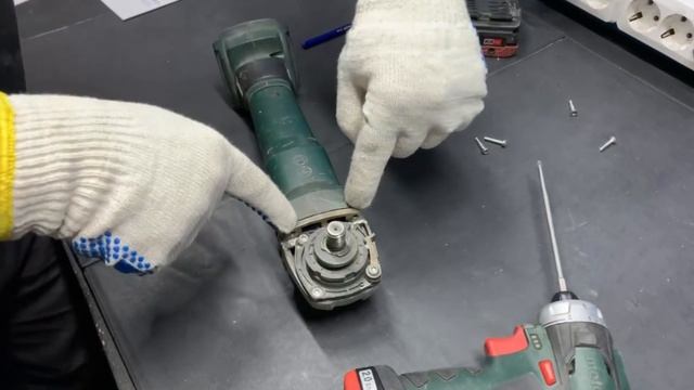 Как повернуть редуктор на УШМ WEA 18 LTX BL? смотреть онлайн