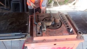 Как работают арматурщики на стройке, резка и гибка арматуры