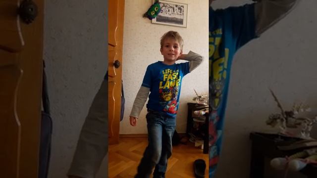 Карасенку раз карась подарил раскраску