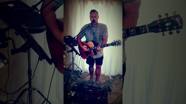 Circles Loop Cover смотреть онлайн