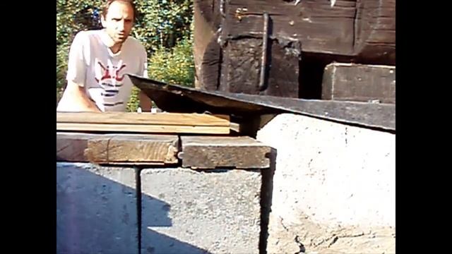 Перемещение дома автомобильным домкратом