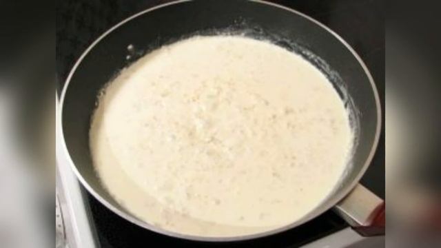 Жюльен из курицы и грибов со сливочным соусом смотреть онлайн