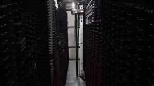 Наглядная работа робота ленточной библиотеки (Tape library on working)