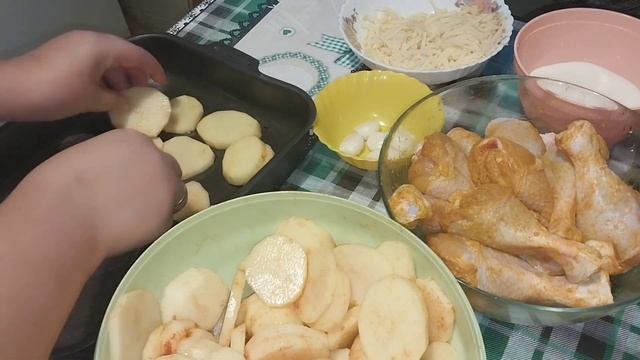 РЕЦЕПТ ОГОНЬ?Куриные ножки запечённые с картофелем в сливочно-чесночном соусе!!!#ужин#готовимдома#