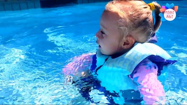 Baby Shark Nursery Kids Song Плаваем в бассейне Акуленок Туруруру Я малыш Учимся плавать MIMI ABI