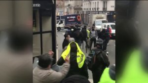 Des policiers casseurs infiltrés parmi les Gilets jaunes ?