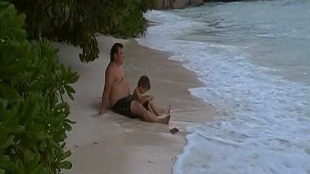 Сейшельские острова, остров Ла-Диг, пляж Сурс д`Аргент. смотреть онлайн